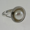 Bouton cultured pearl silver ring