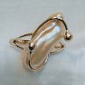 Organic baroque pearl 9ct gold ring