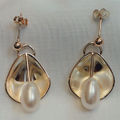 9ct refective cultured pearl earrings