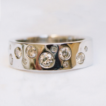 ring wedding uk flush set with 10 ring gold white 9ct (rhodium plated)