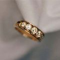 Yellow gold diamond ring 